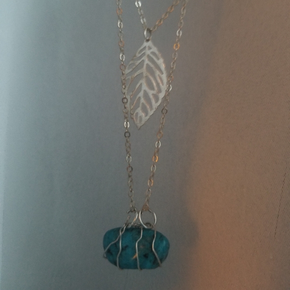 Turquoise wire wrapped neckalce - Picture 1 of 2